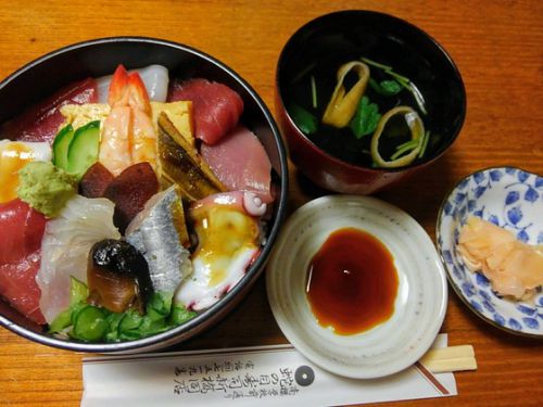 お昼に海鮮丼をいただいた件➰蛇の目寿司