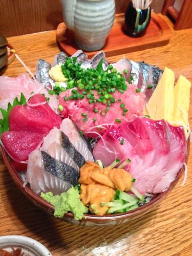 1500円払って食べる海鮮丼ｗ【(・∀・)ｲｲ!!】